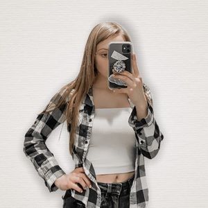 🌸3/$25: Black and White Flannel